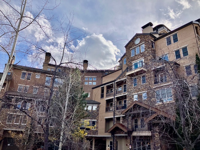 Woodrun Place Condos at 425 Woodrun Road