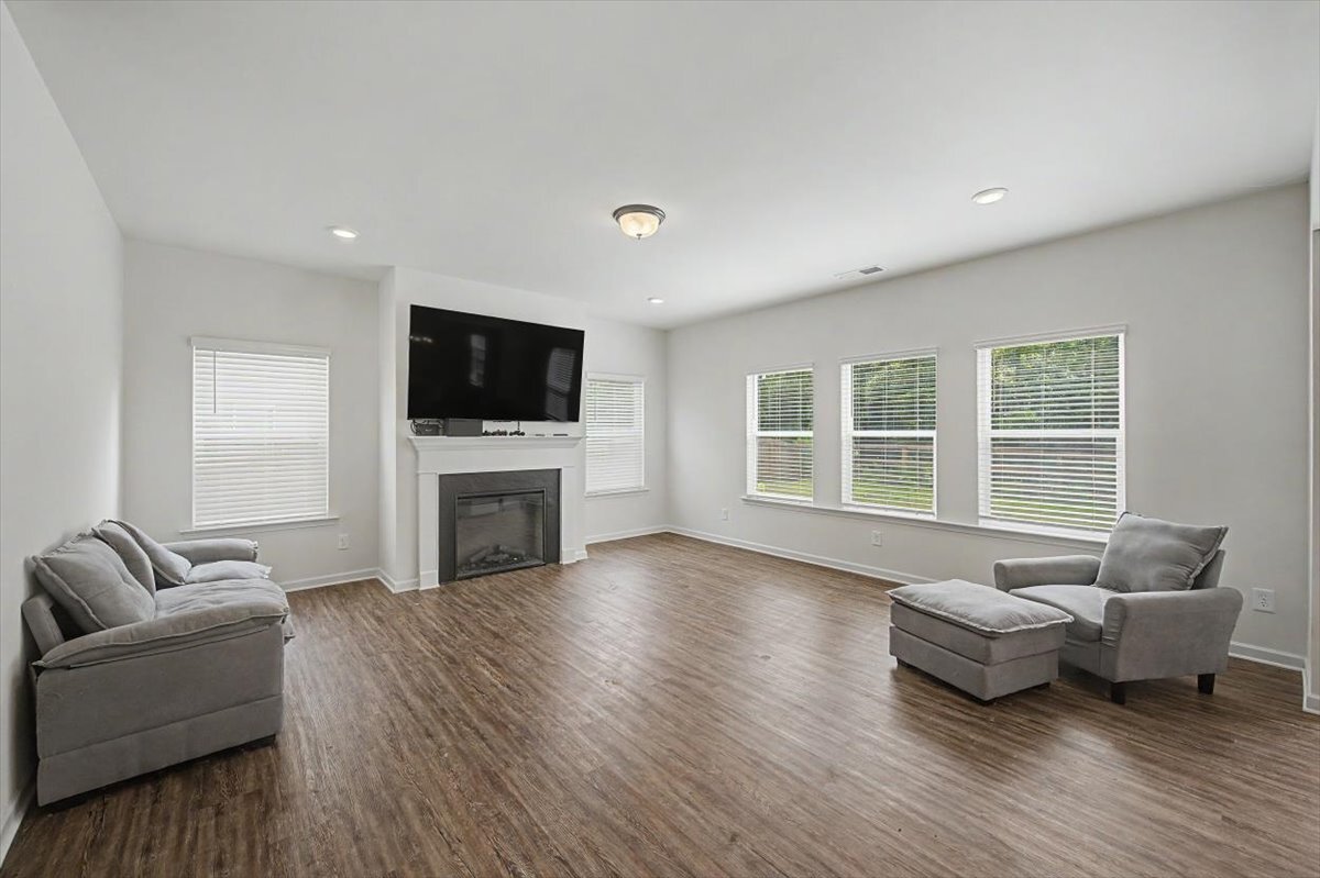 14 Mossy Oak Ln - Living Spaces