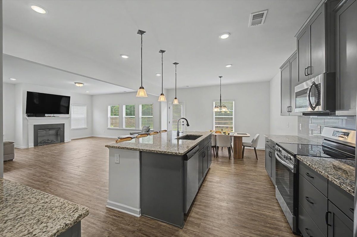 14 Mossy Oak Ln - Kitchen detail