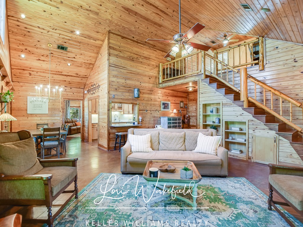 254 Middleton Rd, Spicewood TX living room