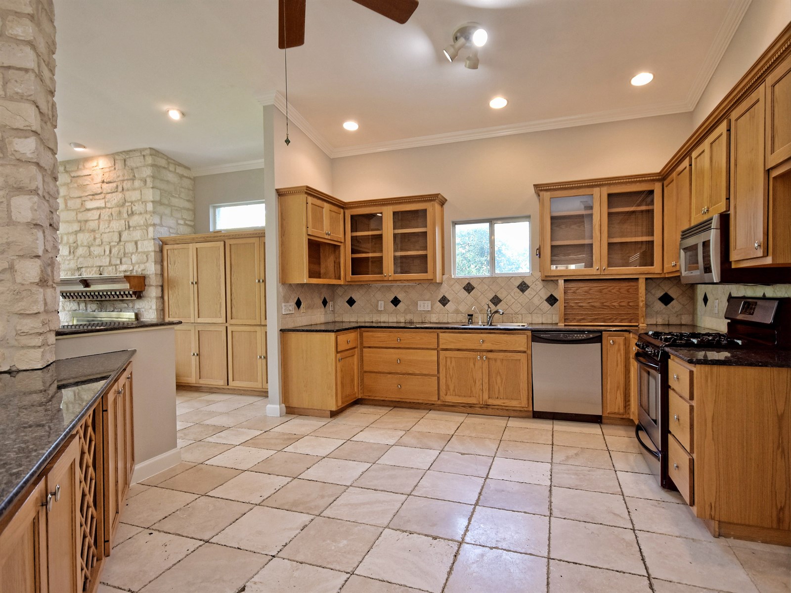 708 Bermuda Lakeway TX | Lori Wakefield REALTOR | Keller Williams Lake Travis