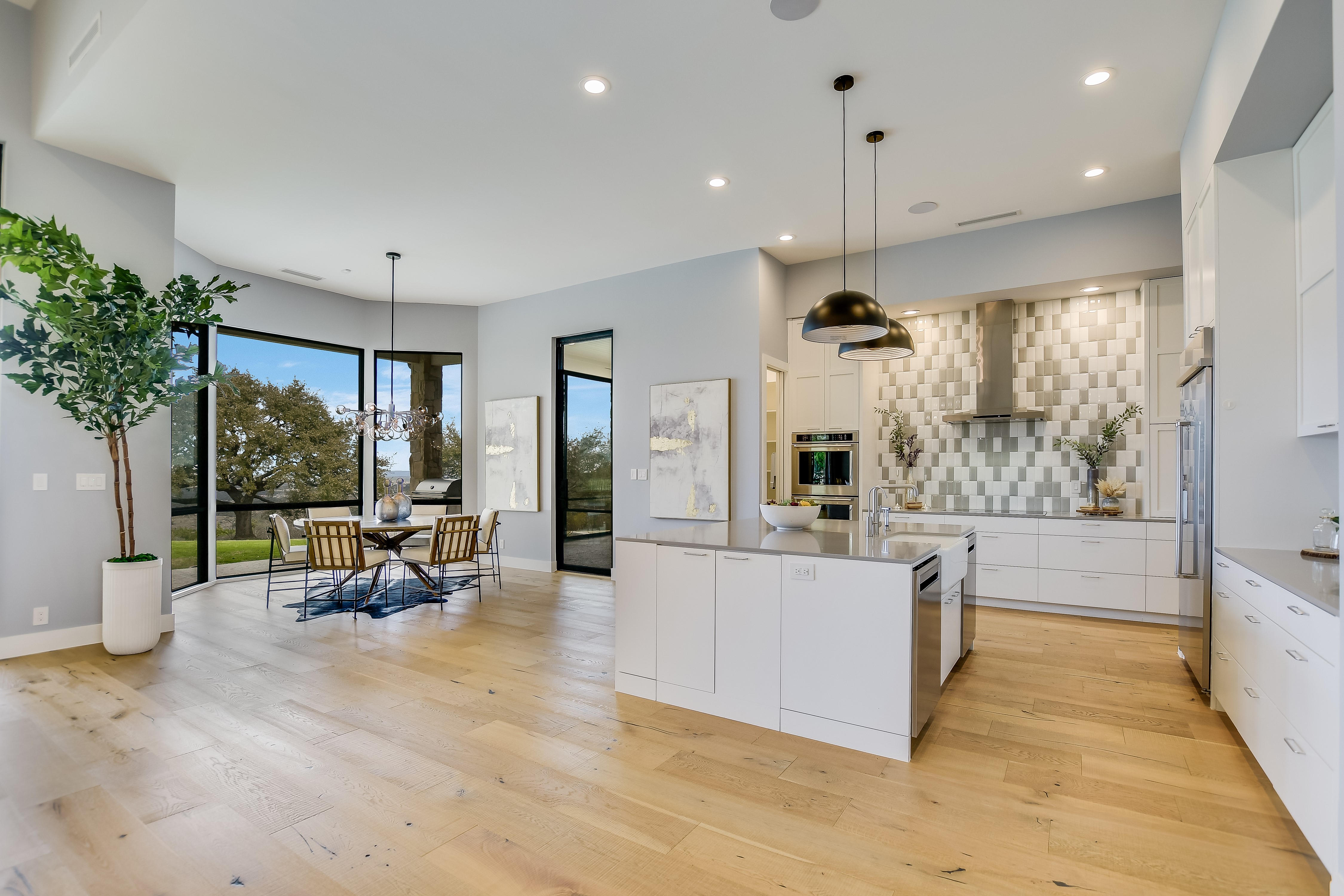 7816 Lynchburg Austin TX kitchen | Lori Wakefield REALTOR Keller Williams Realty