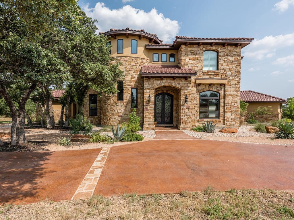 3 New Listings in Lake Travis ISD with a Pool Austin Real Estate Group Lori Wakefield