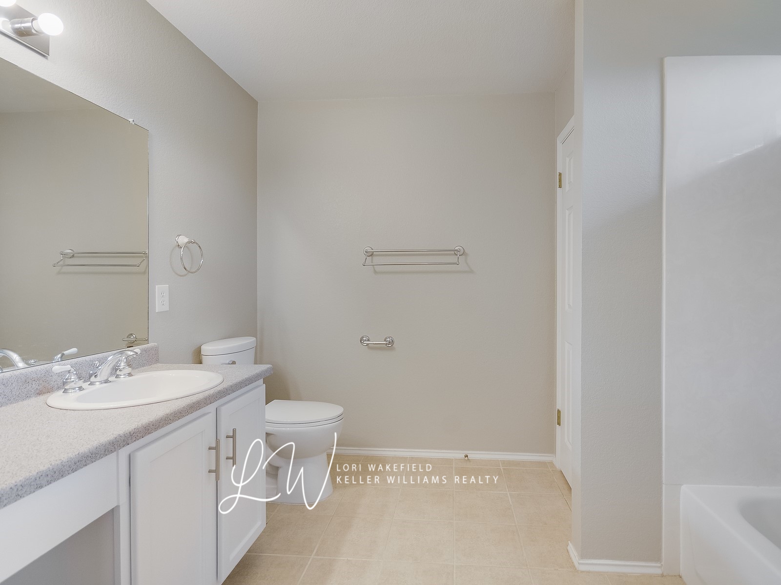 Master Bathroom | 12008 Kilmartin Ln Austin TX 78754 | Lori Wakefield REALTOR 