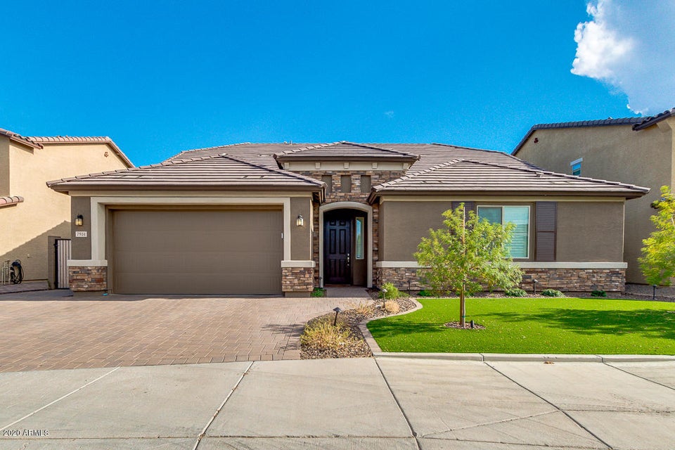7931 W Rock Springs Drive