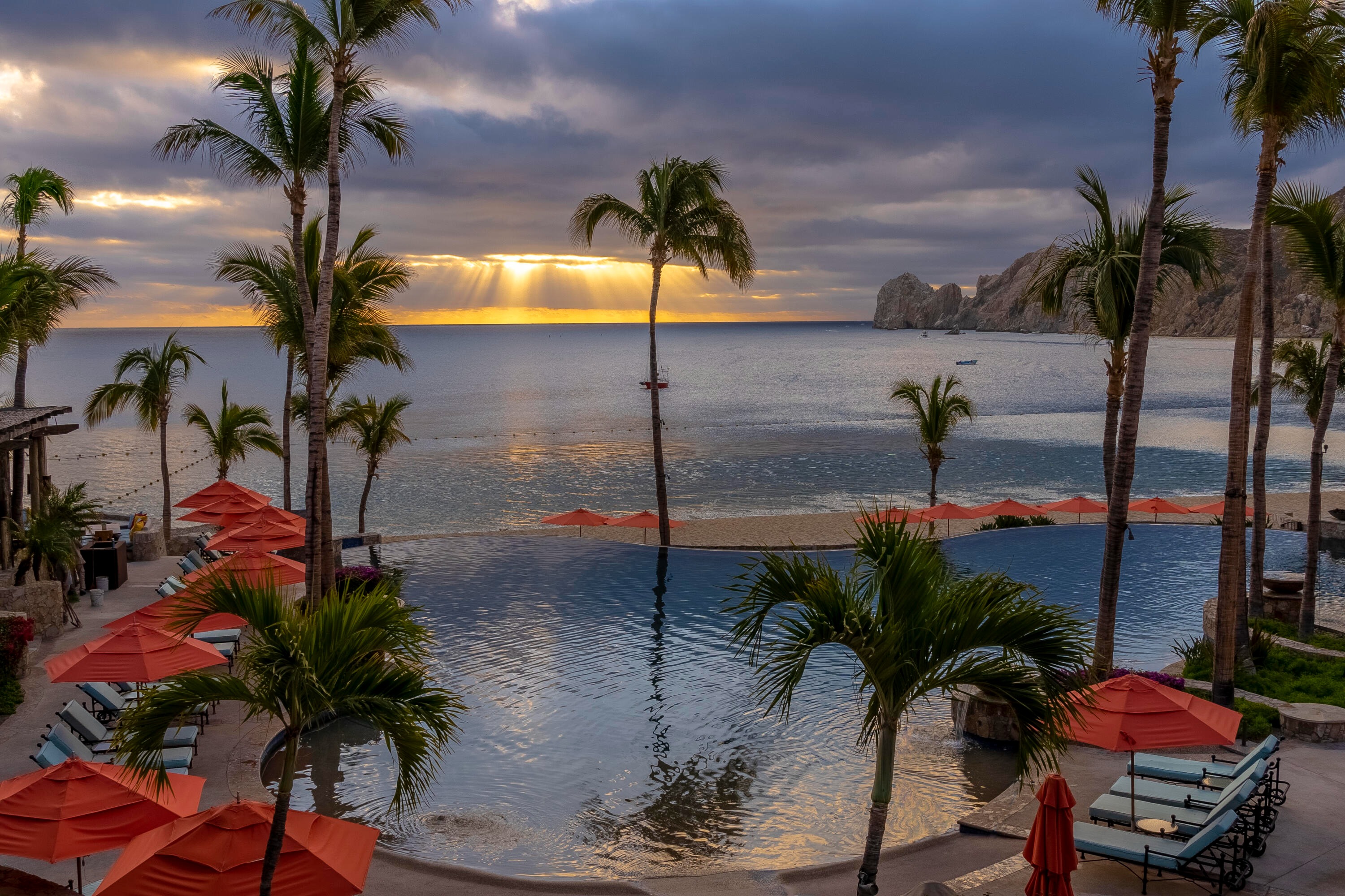 los cabos ocean during dusk