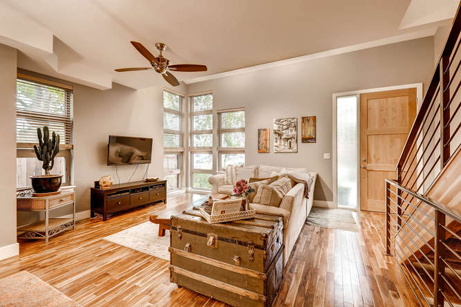 3831 Utica living room