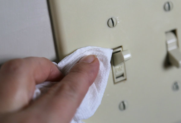 clean light switch