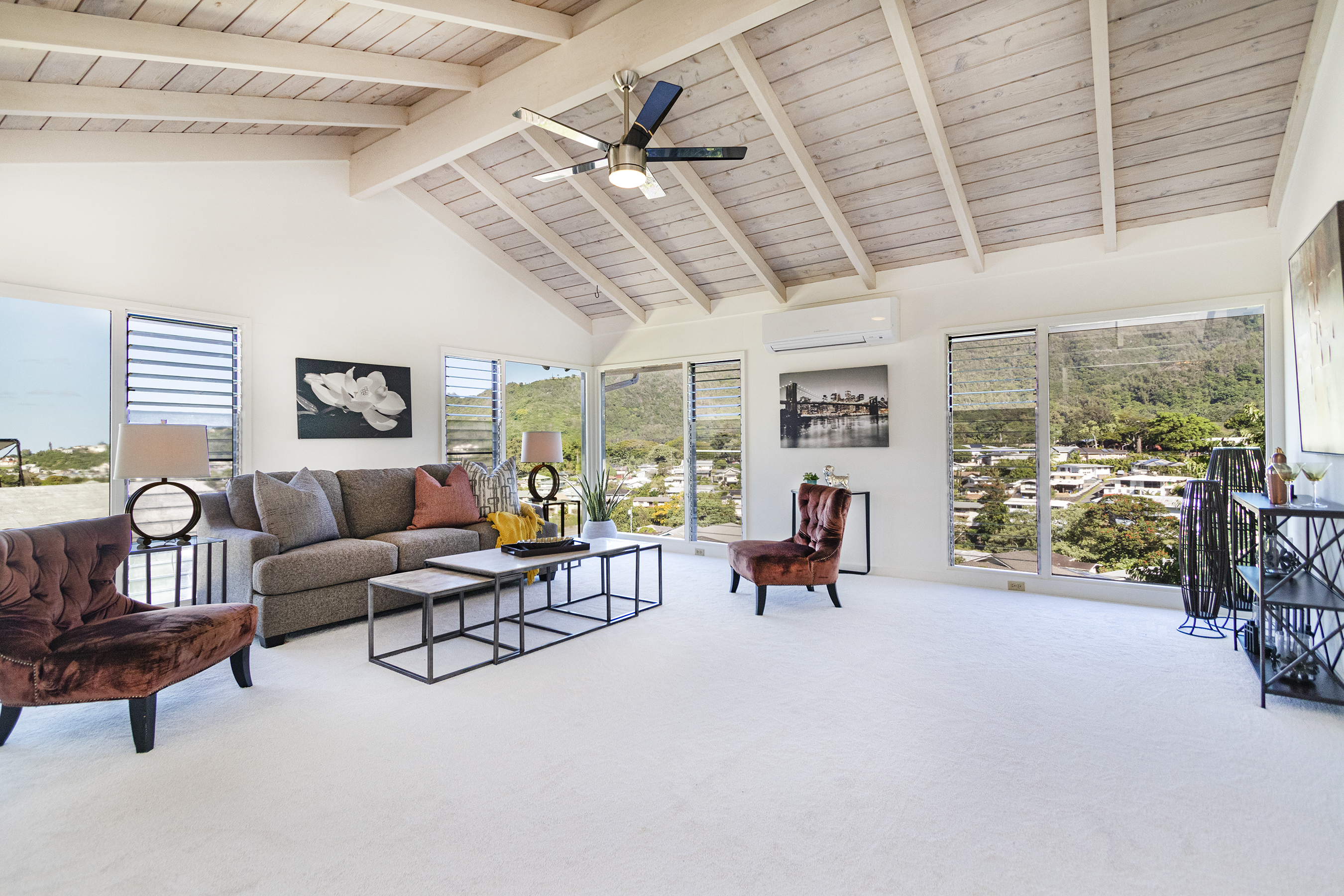 Living Room at 380 Puiwa Road, Honolulu, HI 96817