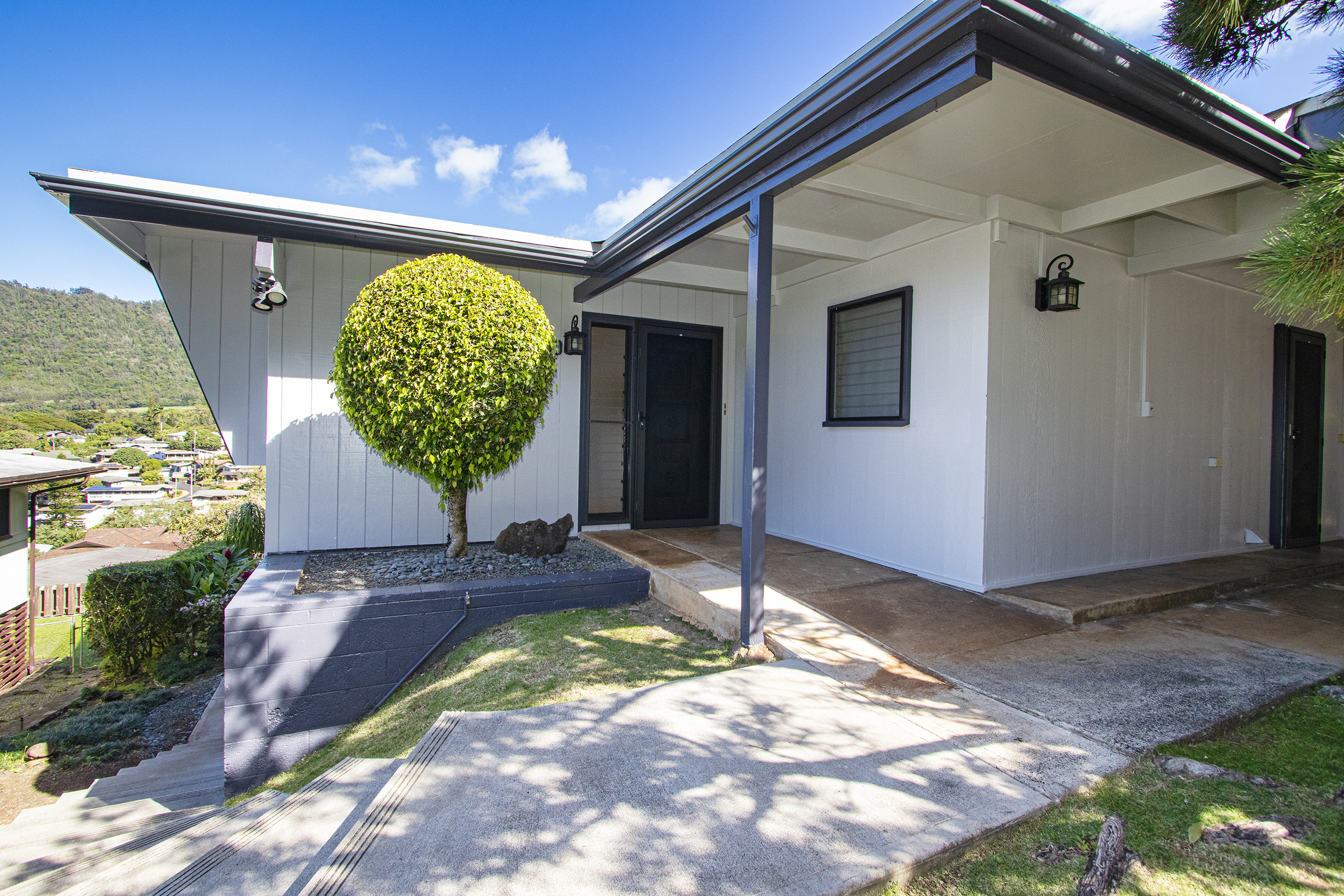 Front walkway areaBackyard area at 380 Puiwa Road, Honolulu, HI 96817