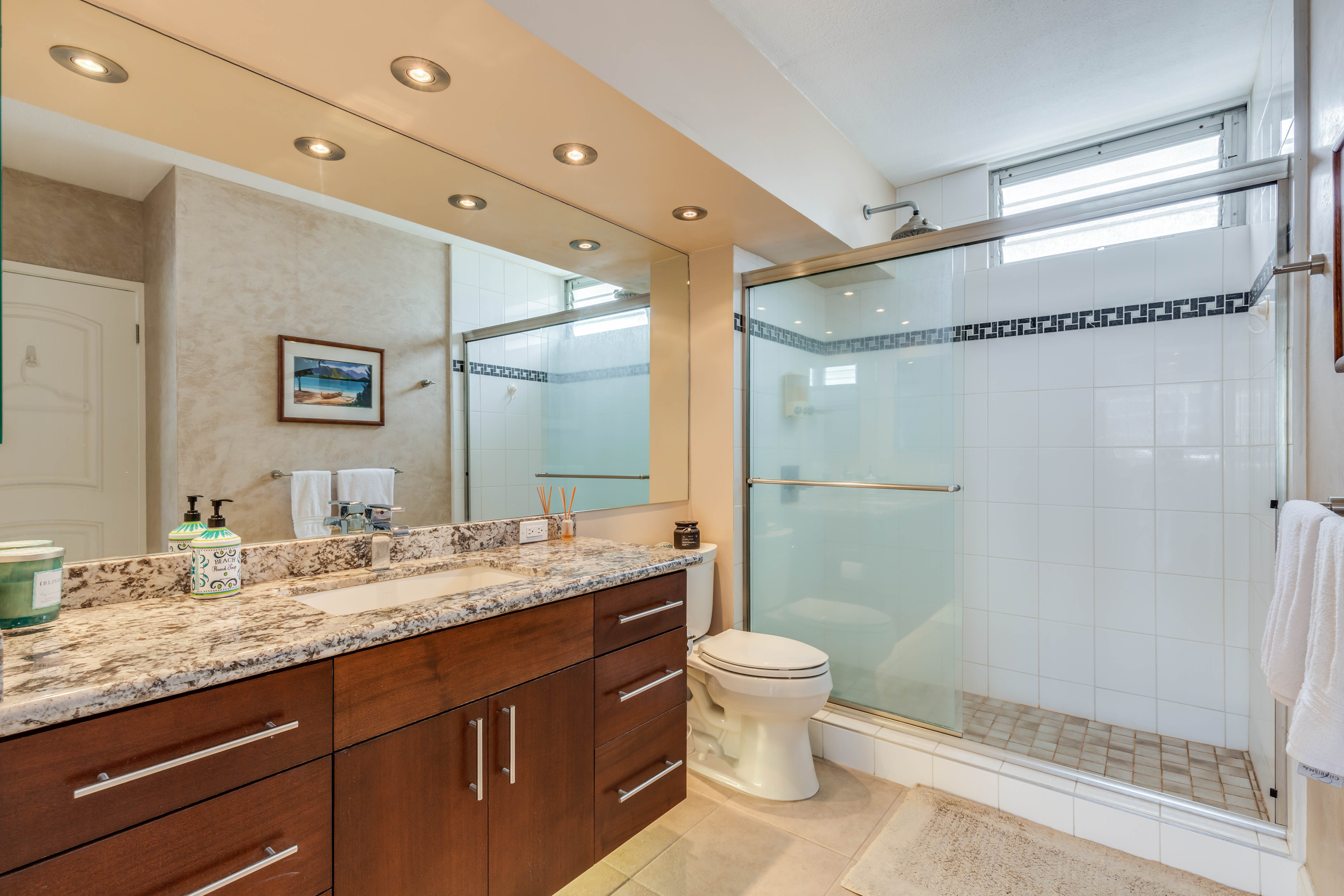 2500 Kalakaua Avenue 2004 Honolulu, HI 96815