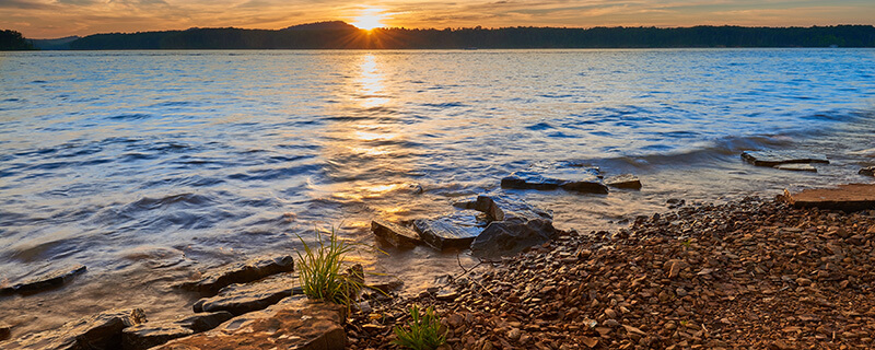 Lake/Riverfront Homes for Sale