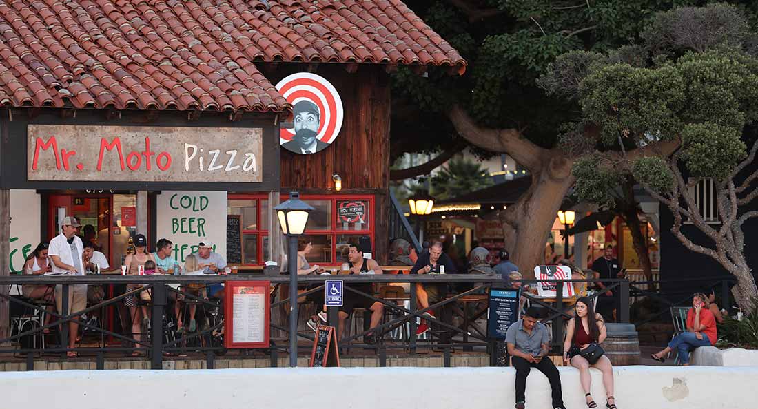 seaport village - mr moto pizza