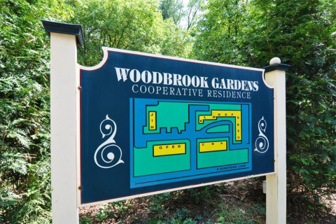 Woodbrook_Gardens_-_Sign_-_480_X_320.jpg