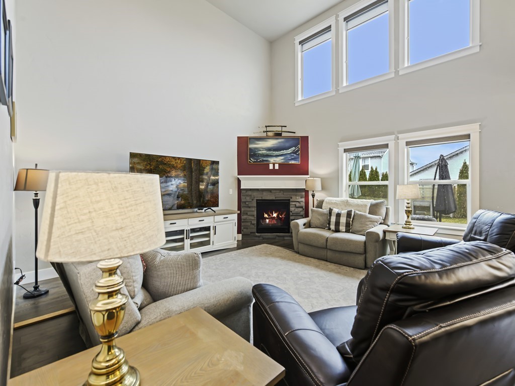 16786 N Dartmouth Ave Nampa ID 83687 Tall Window