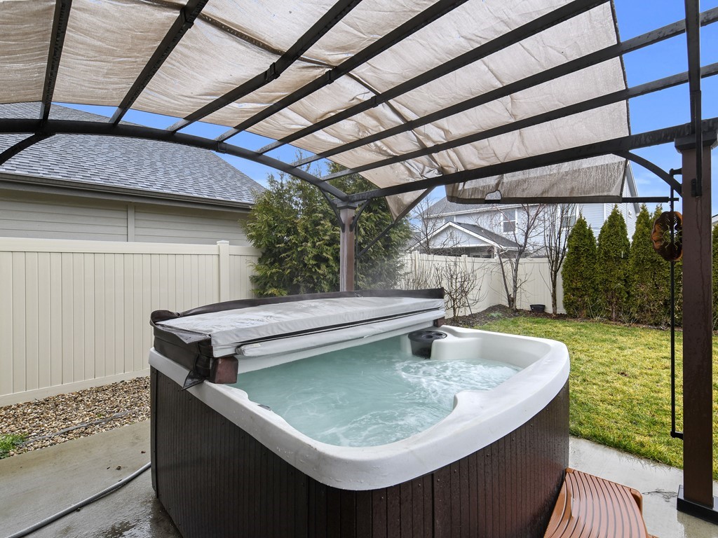 16786 N Dartmouth Ave Nampa ID 83687 Hot Tub