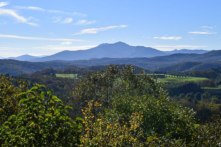Long distance mountain view in Boone, NC