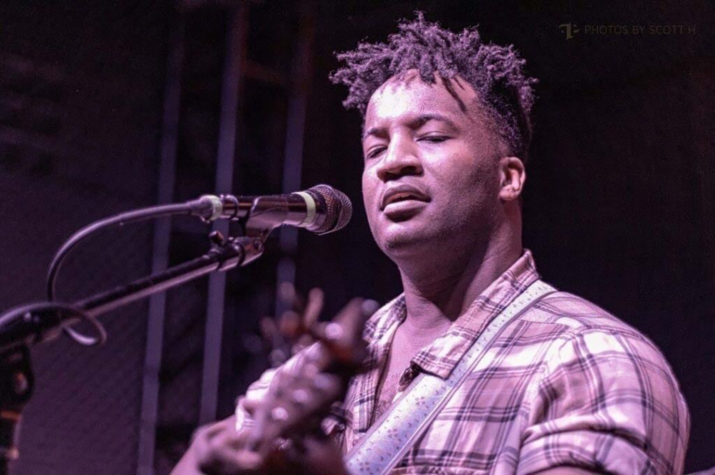 Live Music Jonathan Brown Jr.