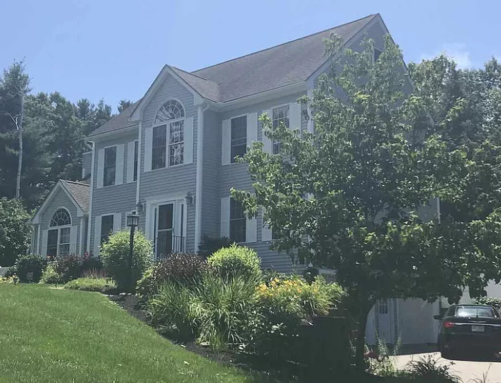 Kenwood Drive Close to Major Highways! Shopping! Restaurants! Beach