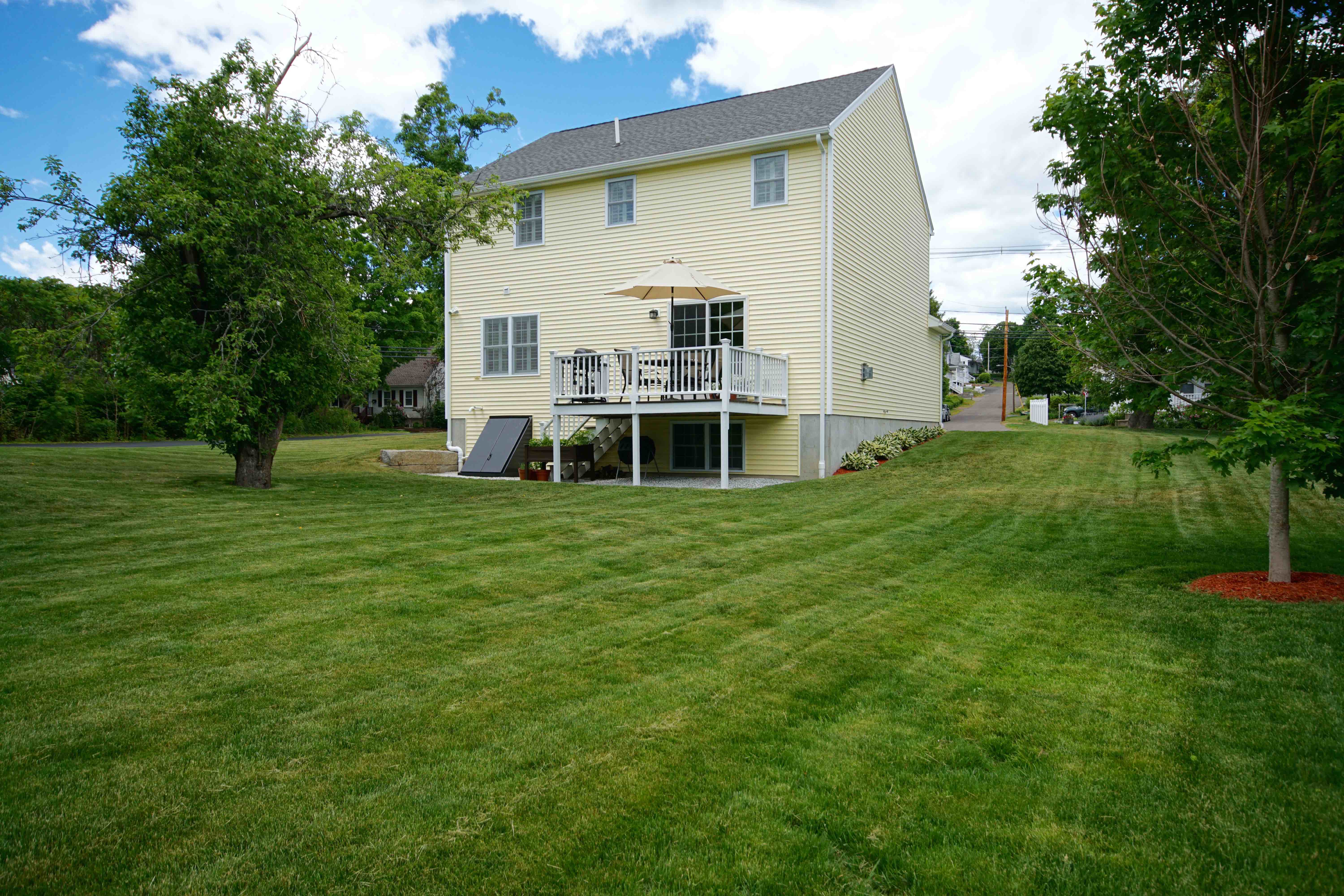 36 Topsfield Rd Ipswich, MA 01938