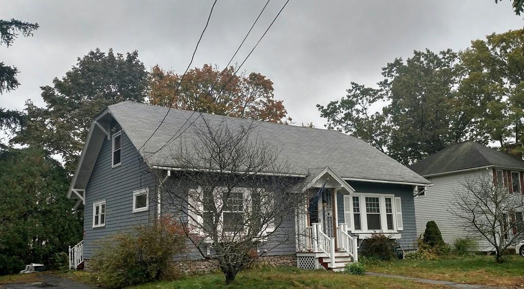 Brookside St Priced to sell !!! Located in a great Pawtucketville