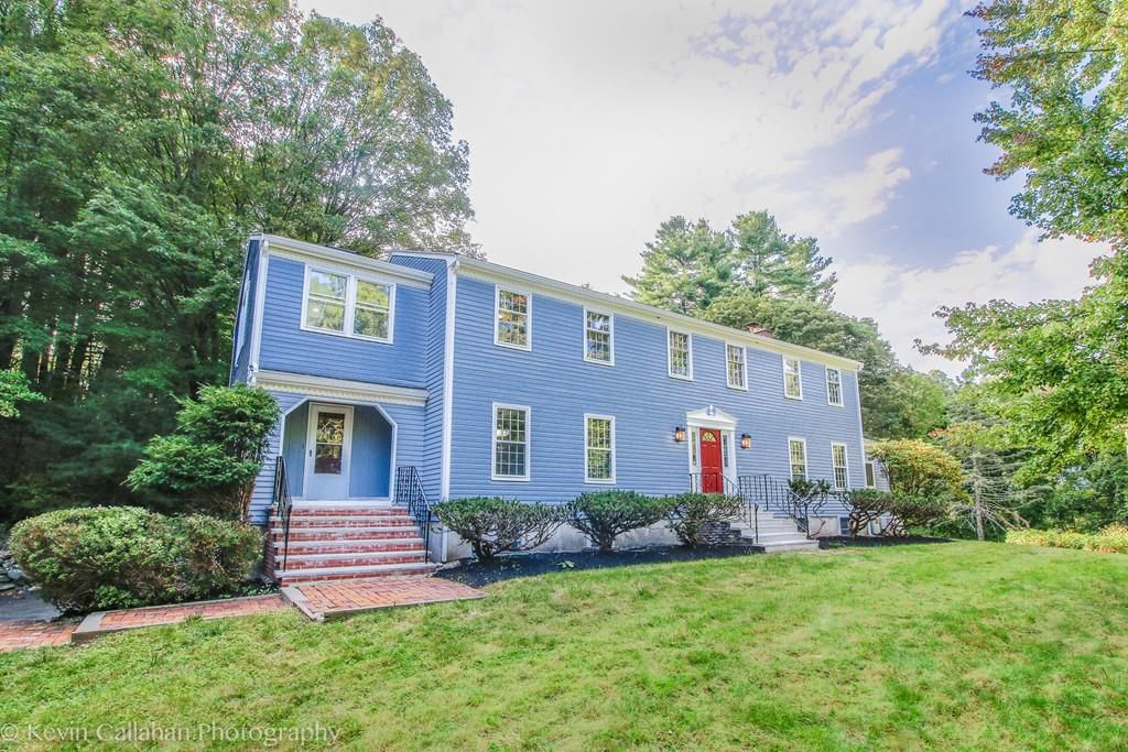 Pine Hill Rd Do not Miss your Chance! Great Location. Great lay out