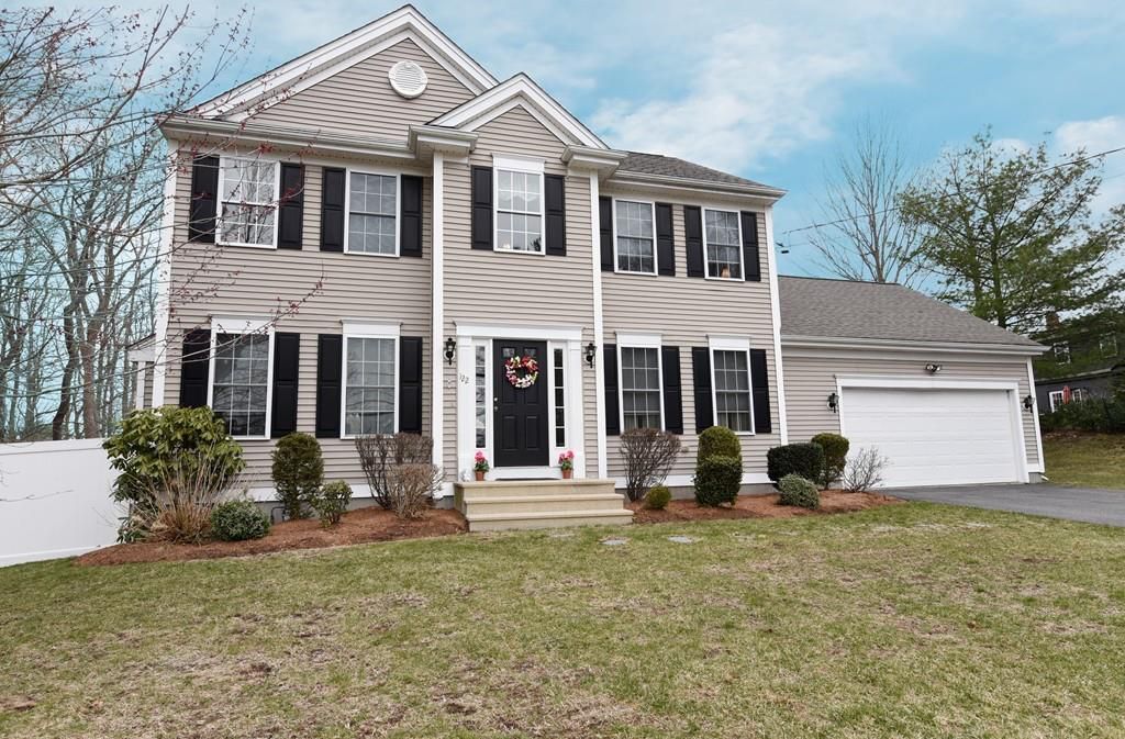 Williams St Very well maintained and turnkey 3 bedroom 2.5 bathroom