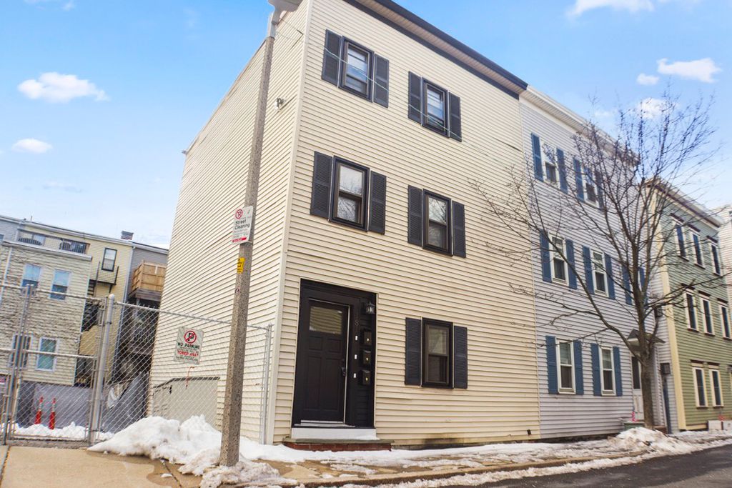 Bowen St U 1 You've been waiting to own your own condo for the same