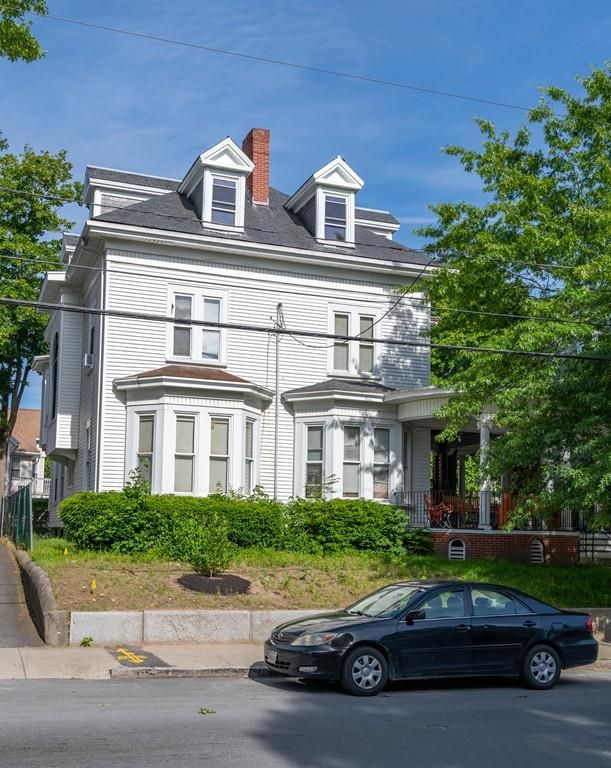 Jackson St Your next investment property is here! 10 unit boarding