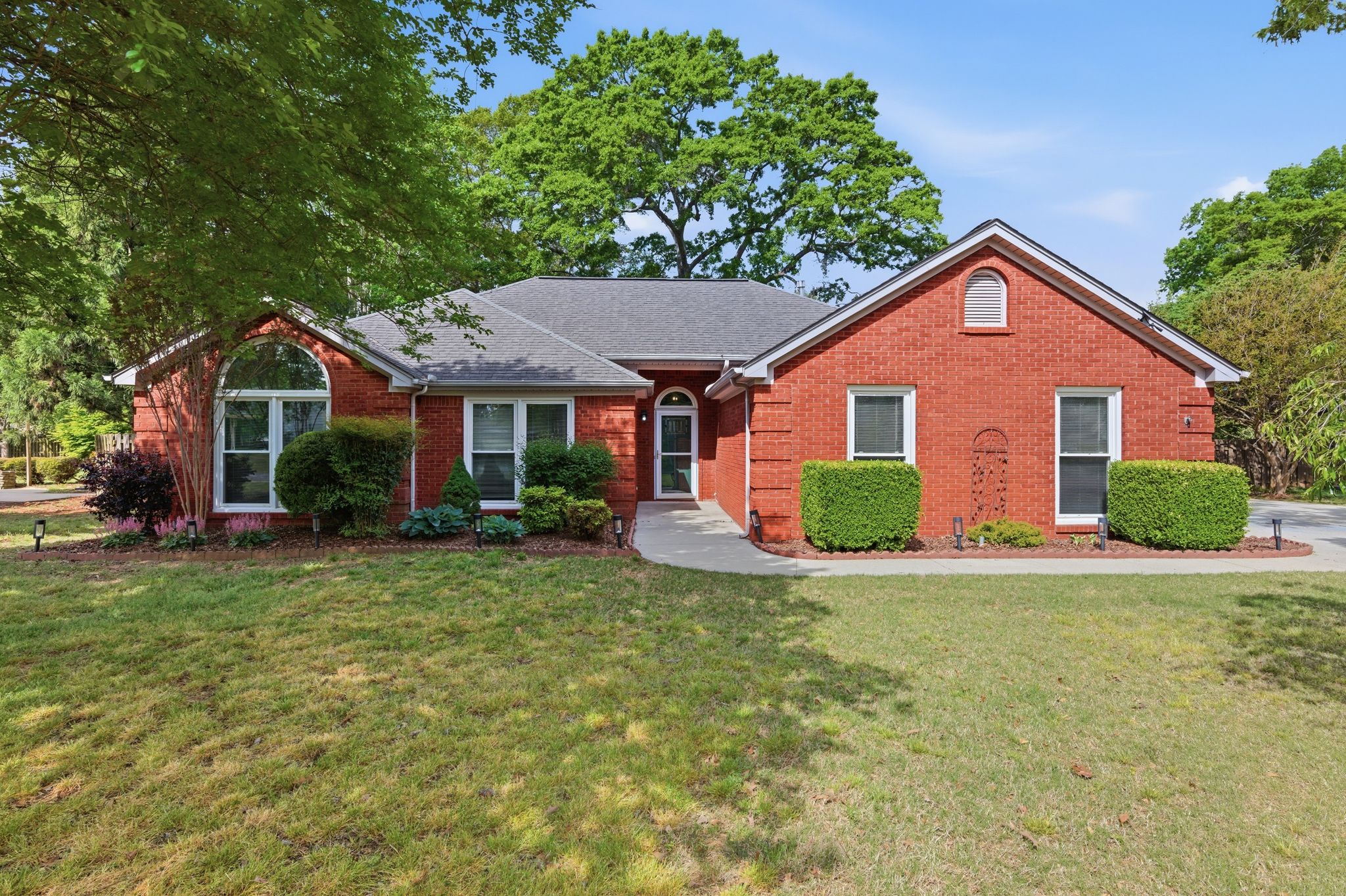 146 Manor House Dr Front View