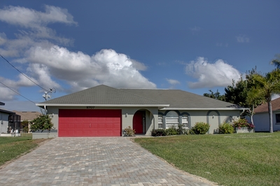 Front of 2707 SW 32nd St