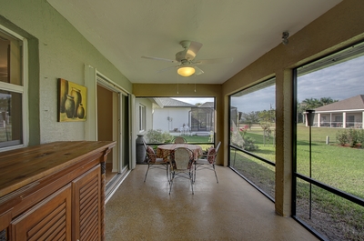 2707 SW 32nd St lanai