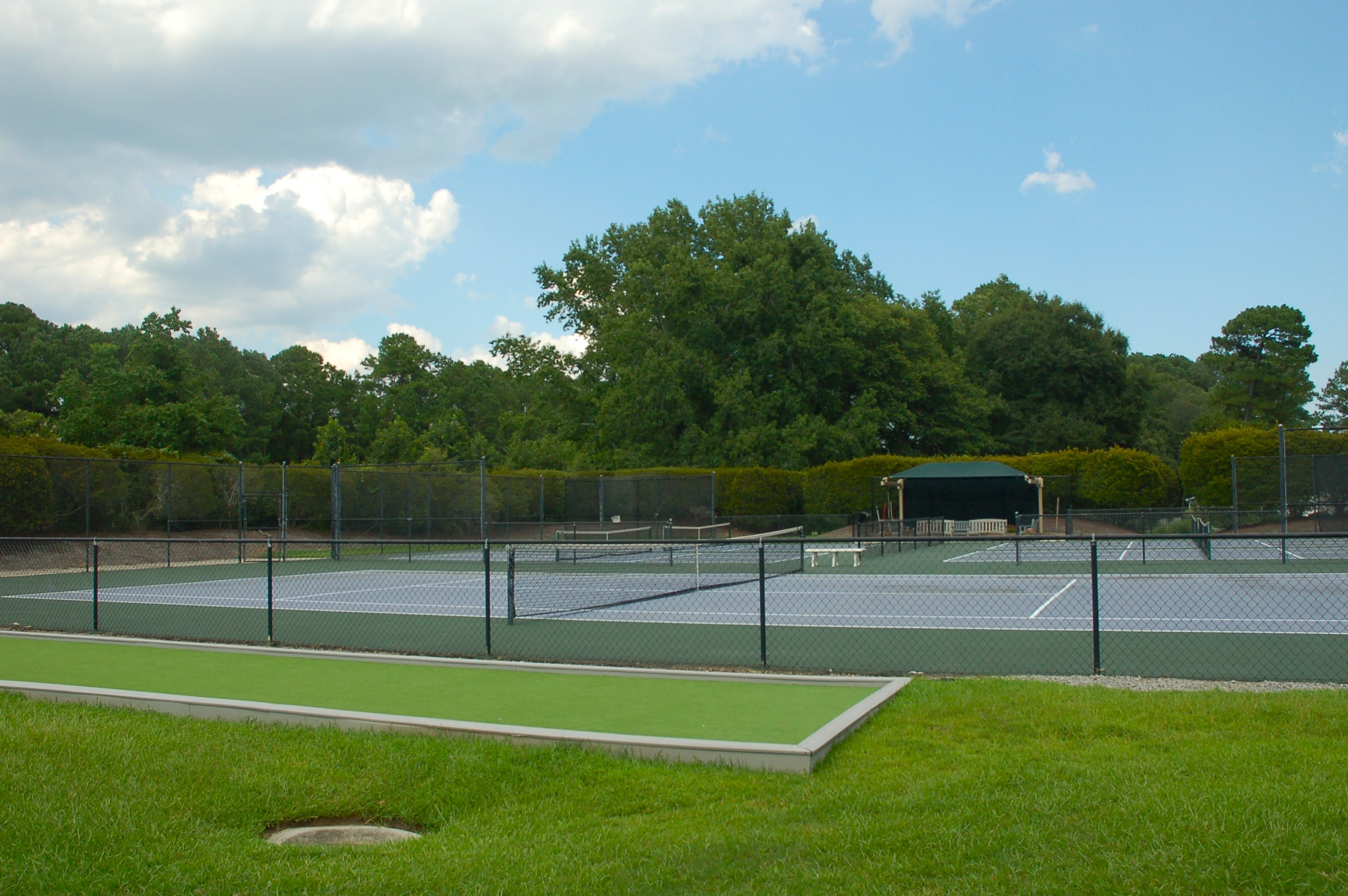 Tennis, pickleball, and bocce courts at Eagle's Pointe in Bluffton, SC