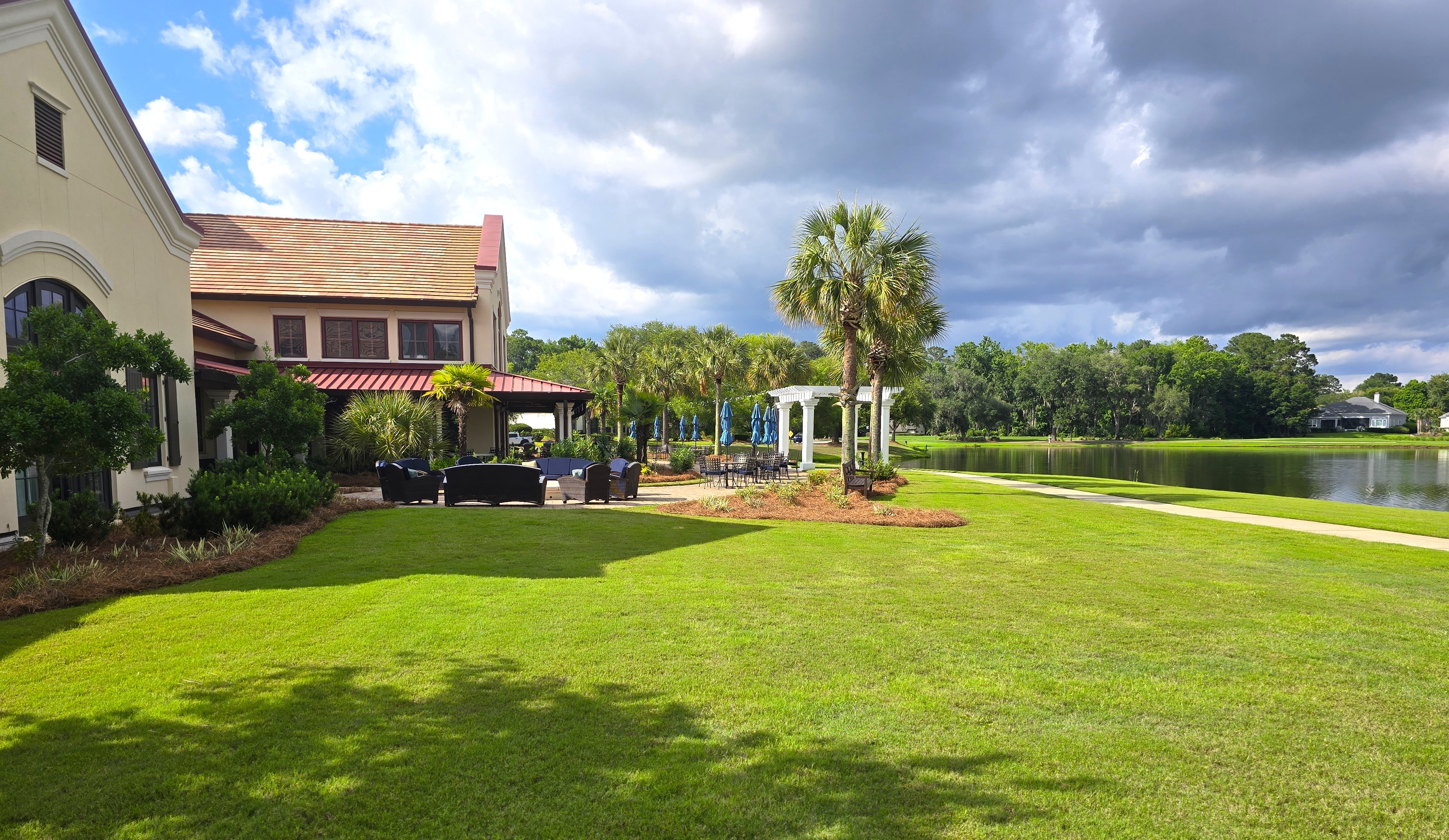 Hampton Hall lakefront dining veranda in Bluffton SC