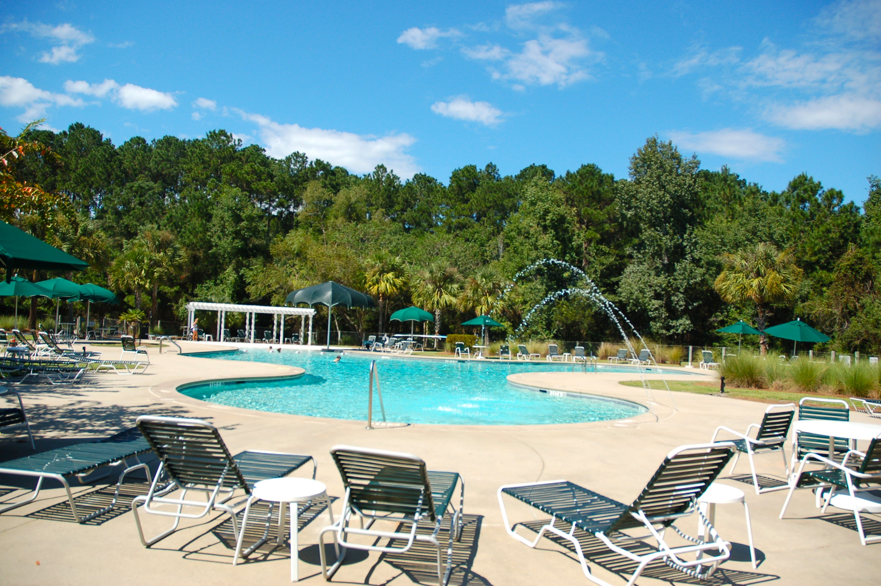Zero-entry community pool at Heritage at New Riverside in Bluffton SC
