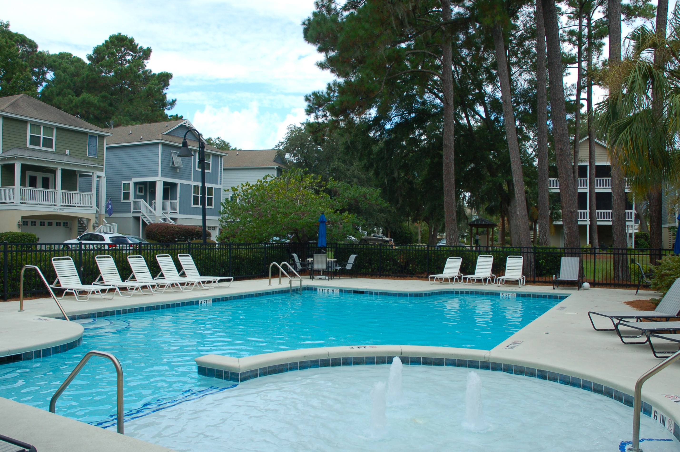 Jarvis Creek Club community pool in Hilton Head, SC