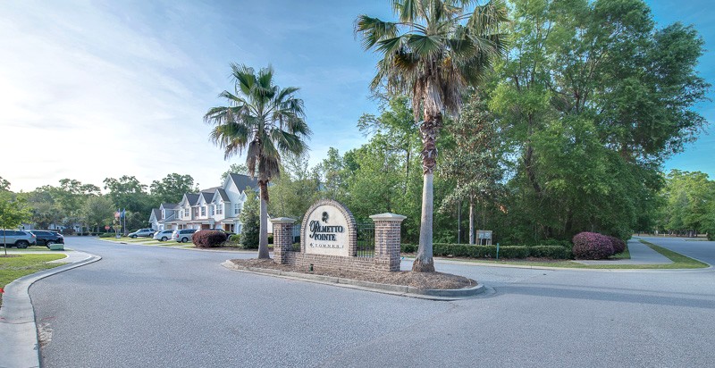 Palmetto Pointe Townes community entrance sign in Bluffton SC