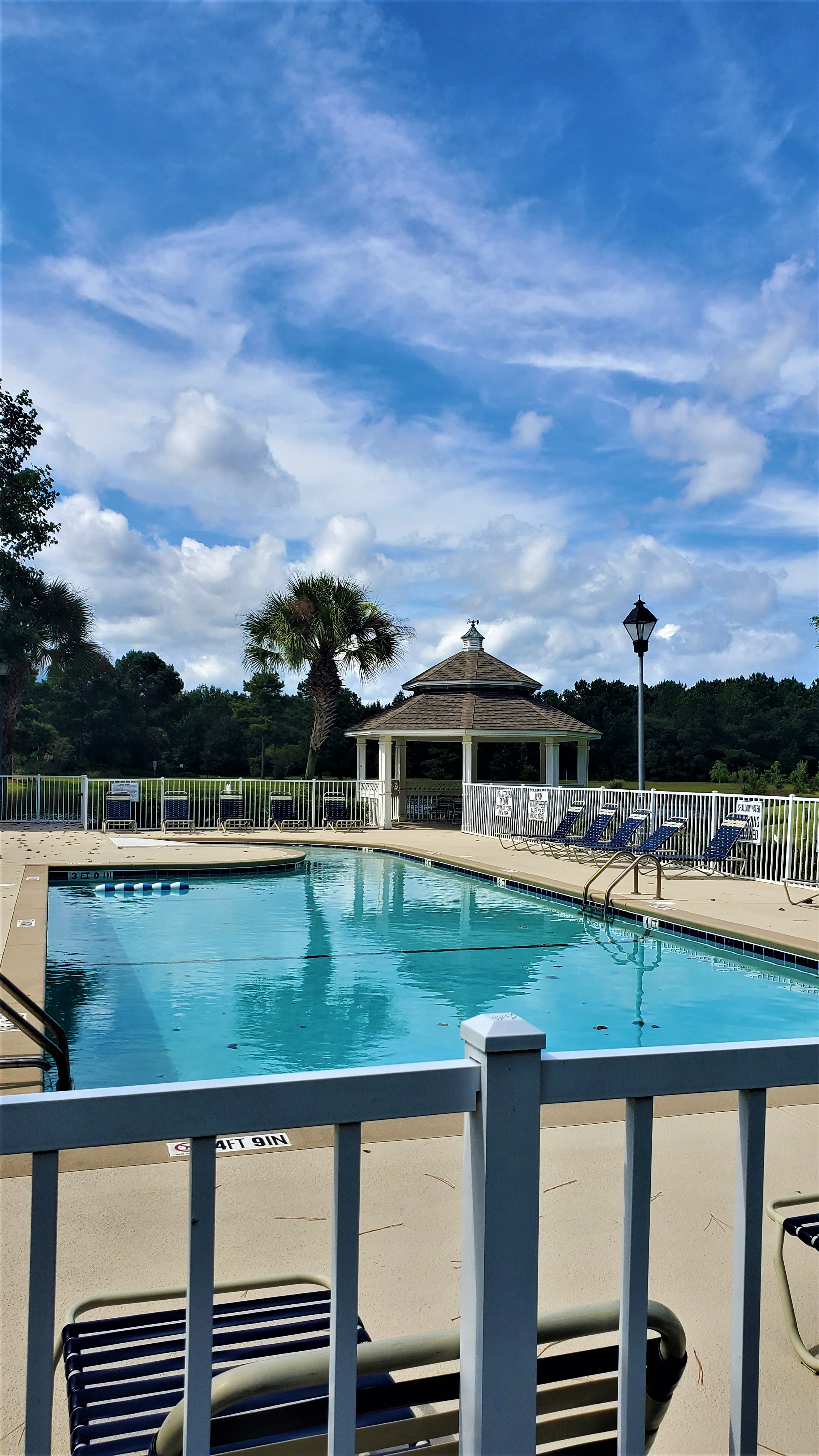 Sandy Pointe Community Pool