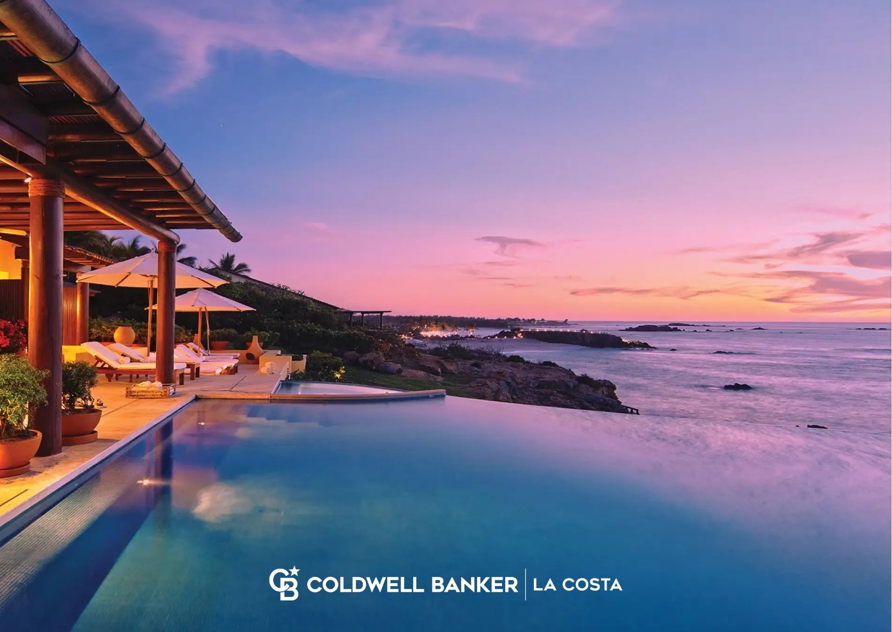 Costa de Punta de Mita en Riviera Nayarit con villas de resort de lujo y vista al mar