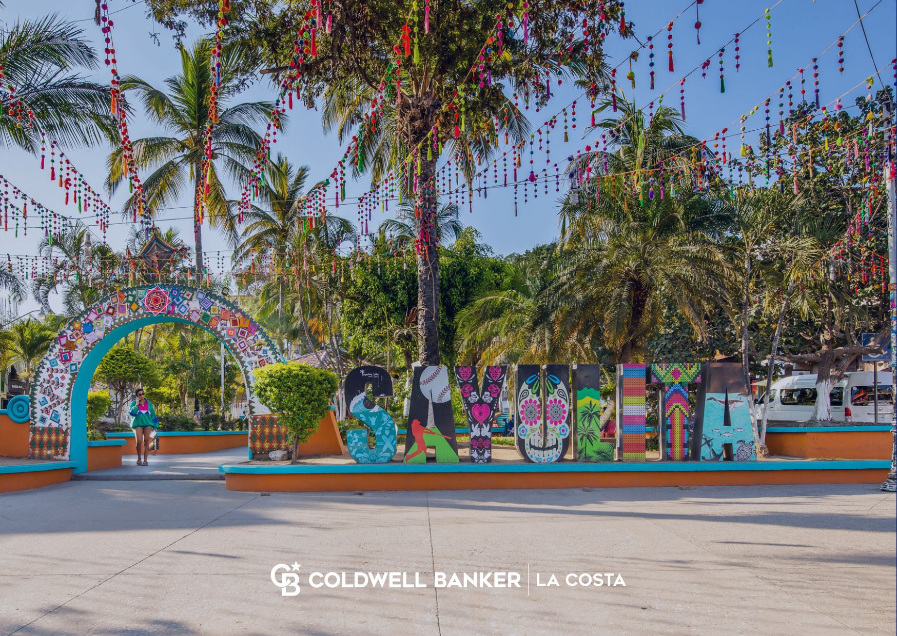 Estilo de vida costero en Sayulita Riviera Nayarit con cultura surf selva y atractivo de inversión inmobiliaria de lujo