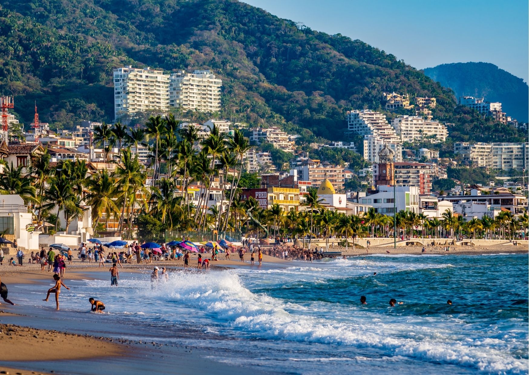 Inversi&oacute;n inmobiliaria en Puerto Vallarta en 2026: condominios y casas frente a la Bah&iacute;a de Banderas