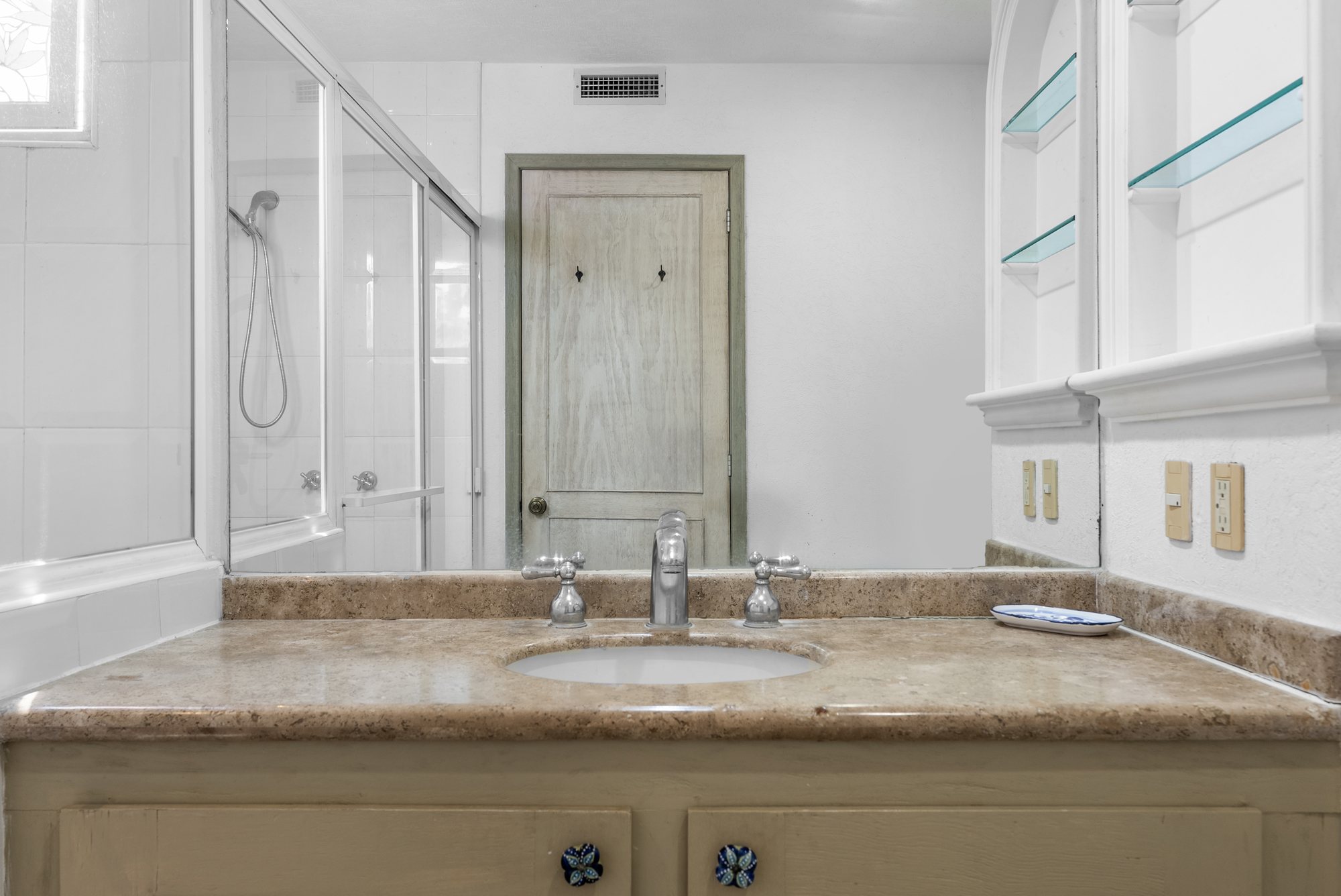 Lavabo del baño principal