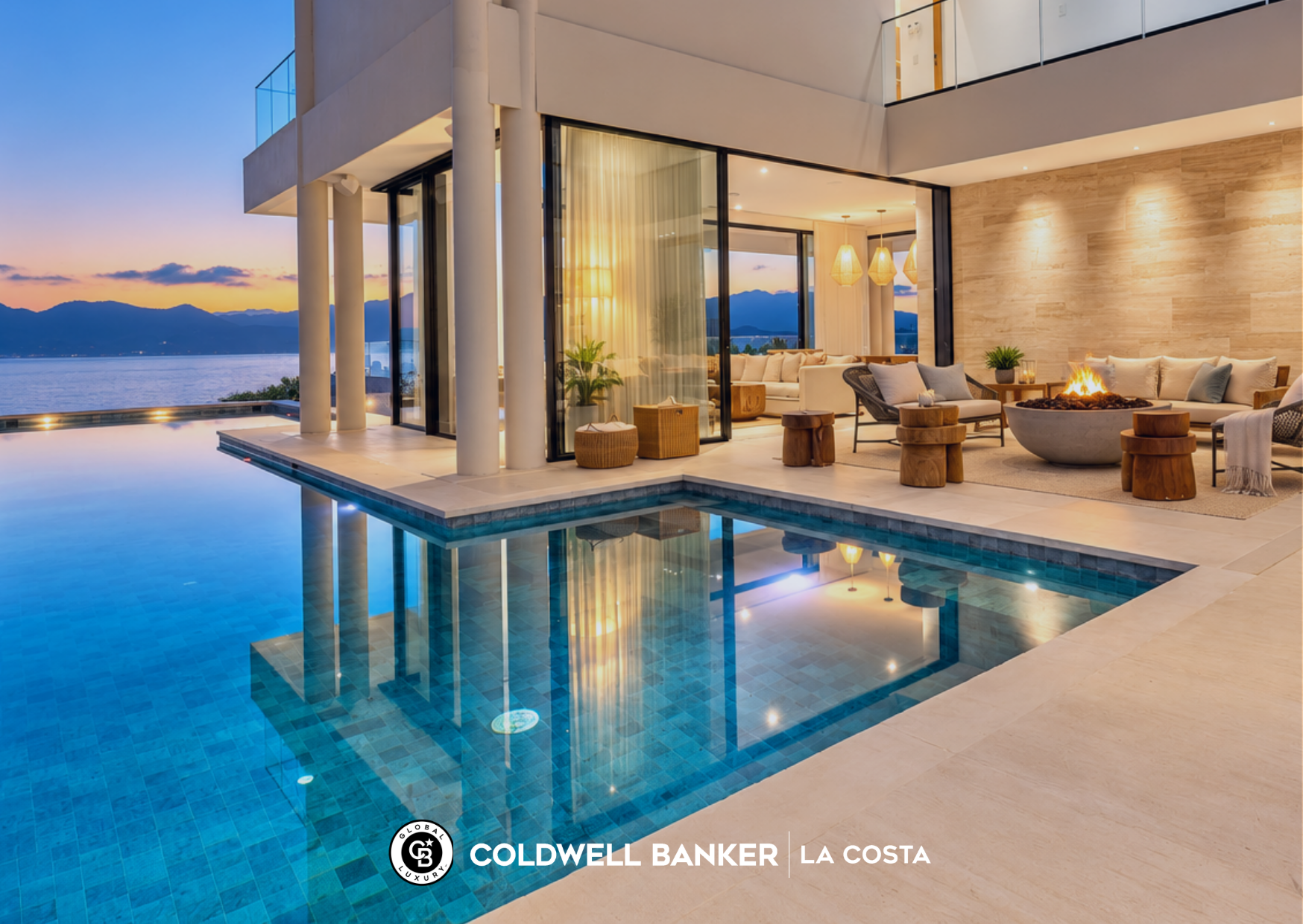 Villa de lujo con vista al mar y alberca infinita al atardecer en Punta de Mita, Riviera Nayarit