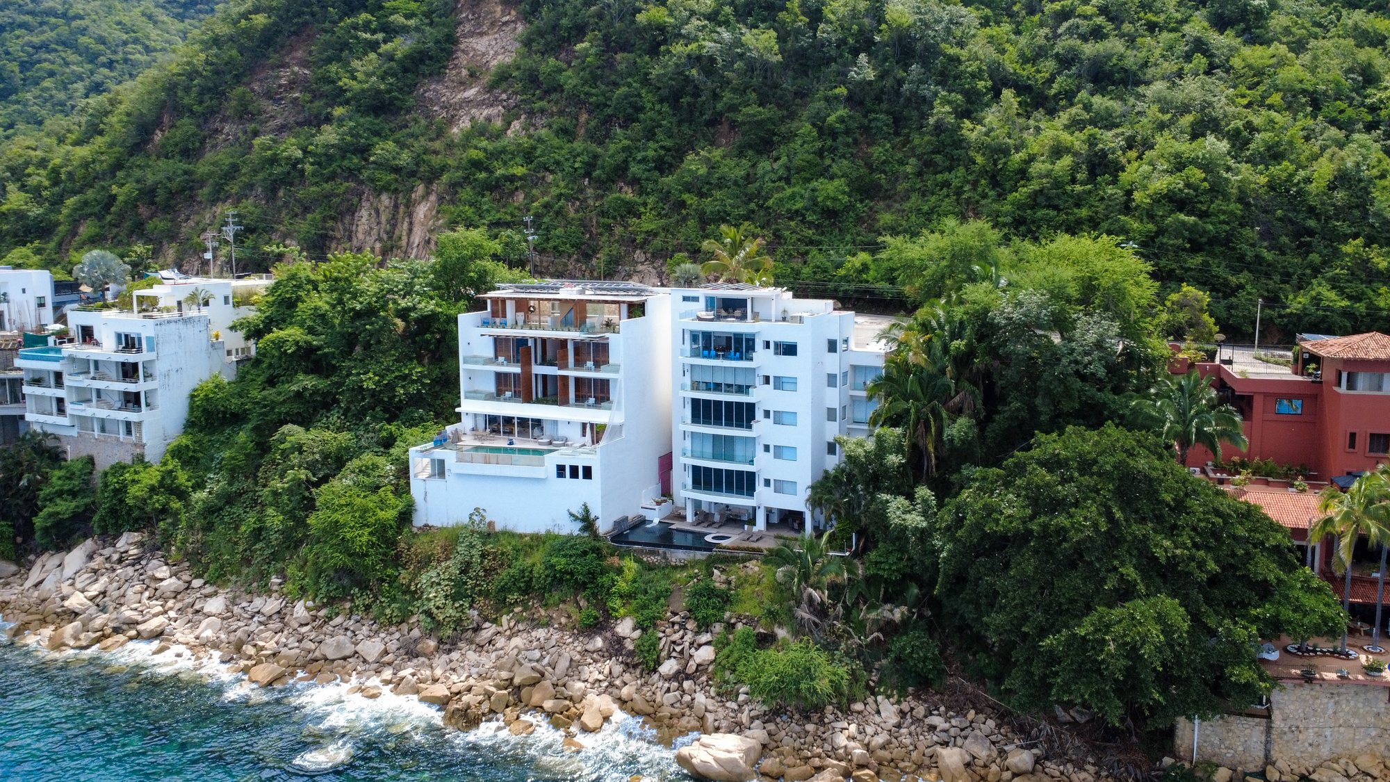 Vista Real between the jungle and the ocean