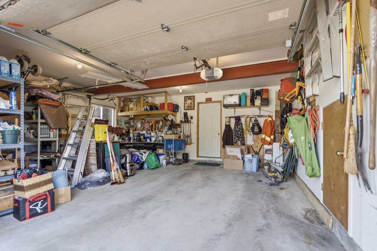 Attached garage at 649 Telstar Avenue, photo 44