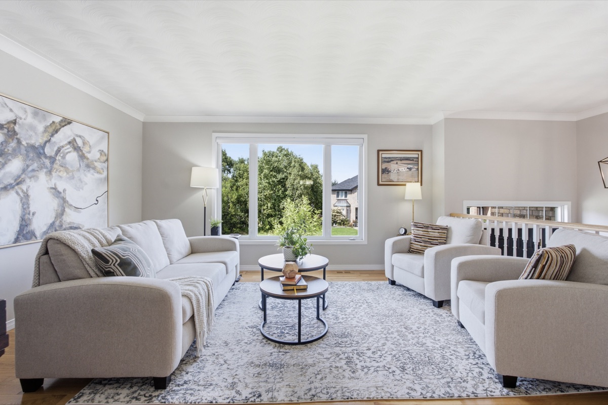 Living room at 649 Telstar Avenue, photo 8