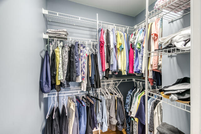 Walk-in closet storage
