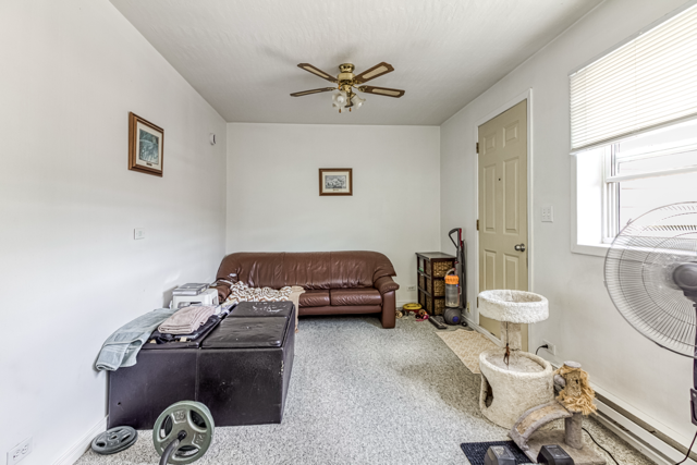 Living room in the upper apartment