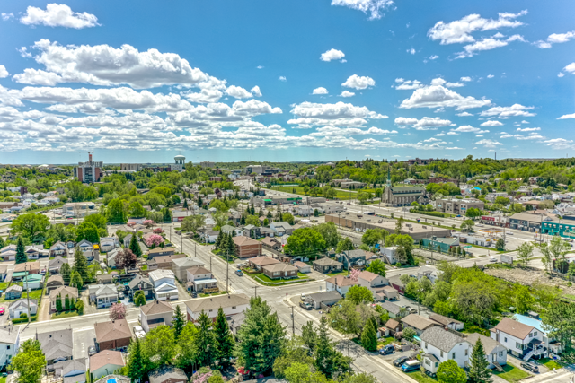 Aerial neighbourhood view near 488 Clinton Avenue