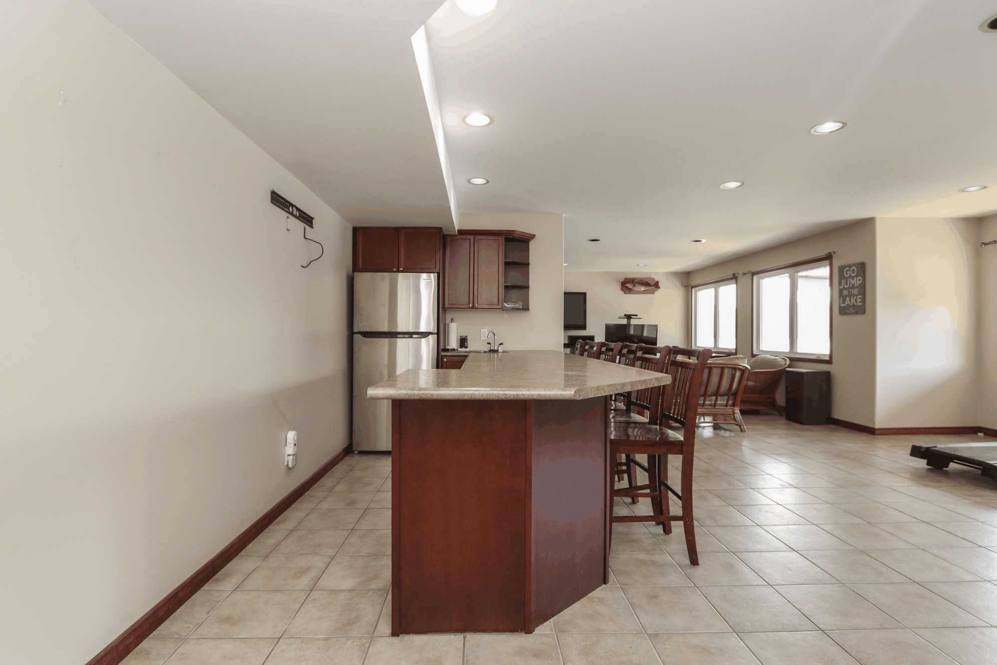 151G2 Beach Road property photograph 1 in private spaces and details
